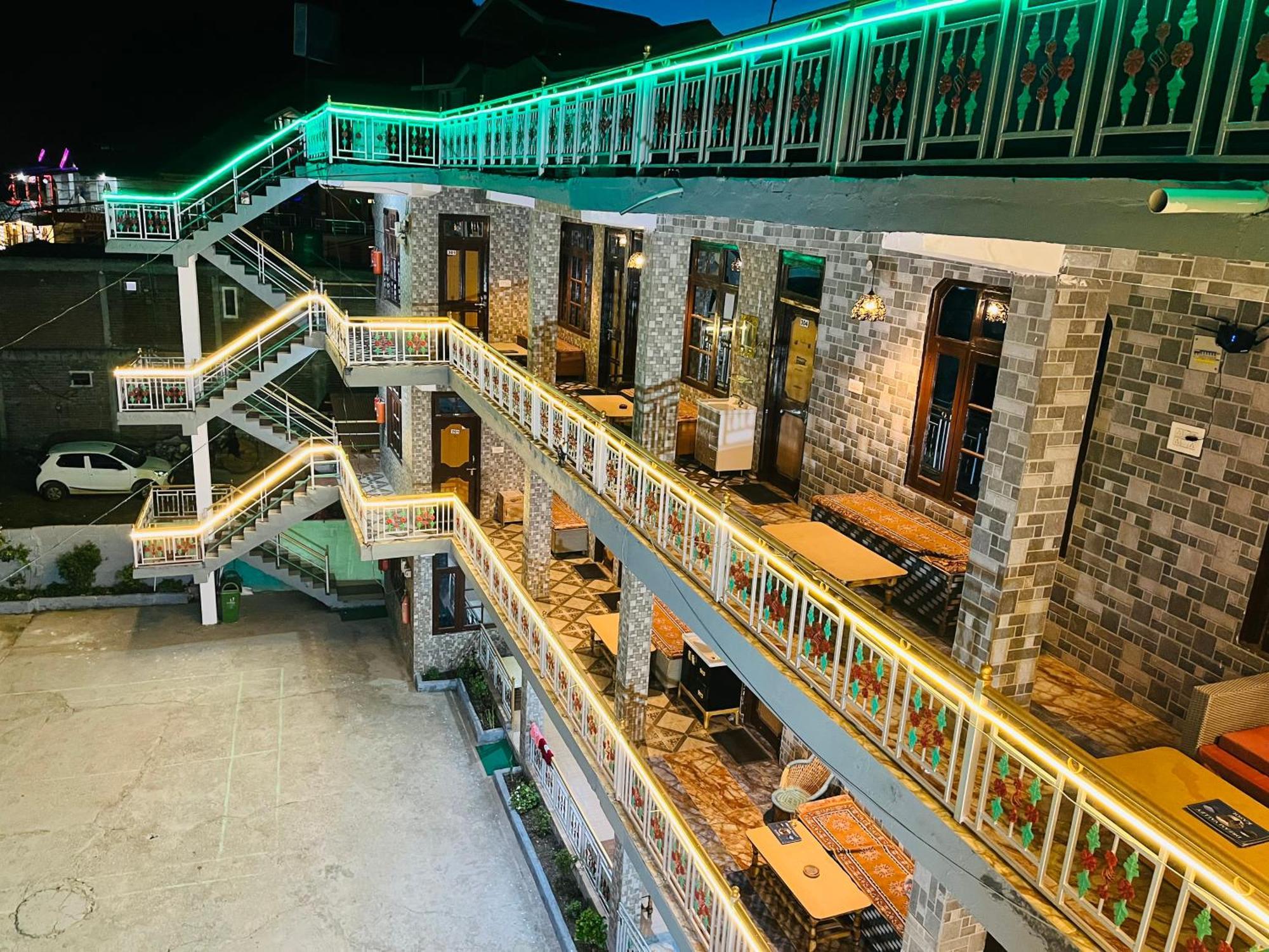 Hotel Pablo Escobar Kasol Exterior photo